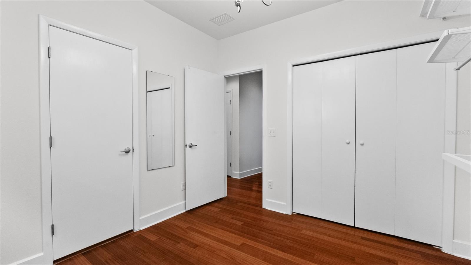 212 S MOODY AVE #2 — photo 36