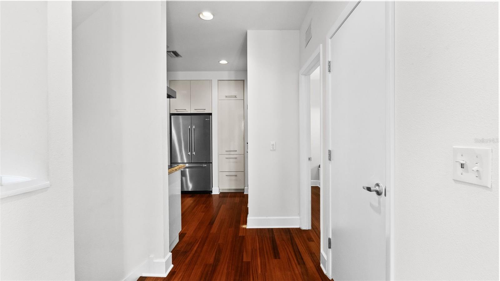 212 S MOODY AVE #2 — photo 42