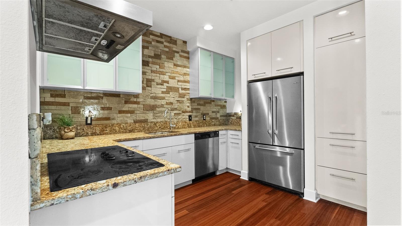 212 S MOODY AVE #2 — photo 11