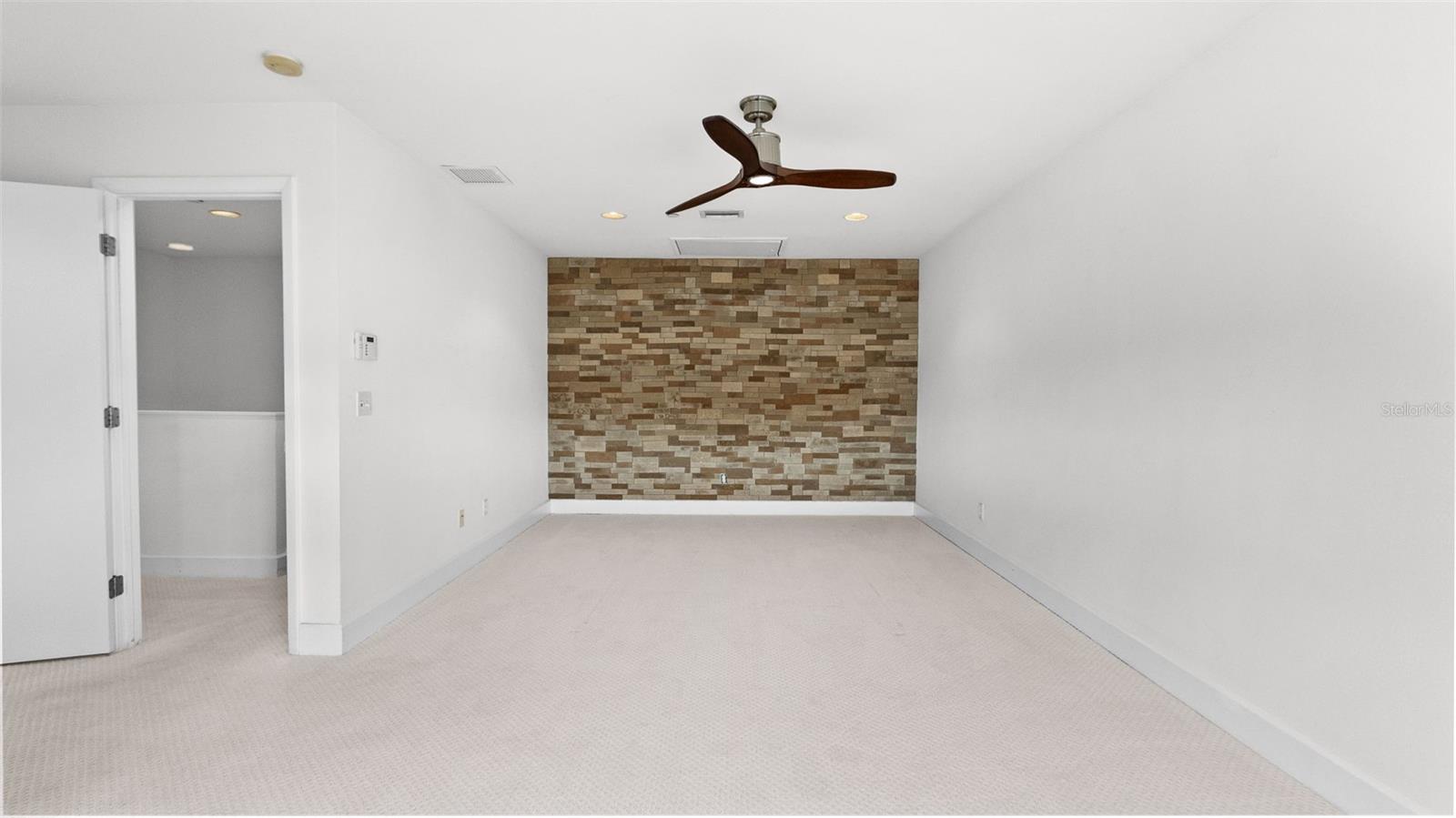 212 S MOODY AVE #2 — photo 20