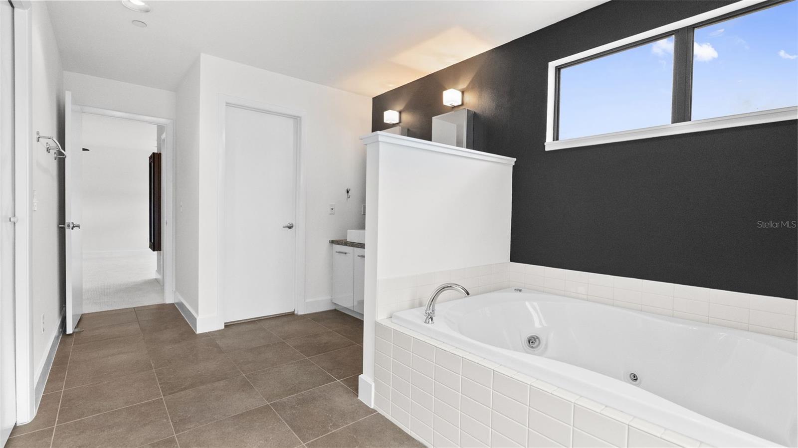 212 S MOODY AVE #2 — photo 26
