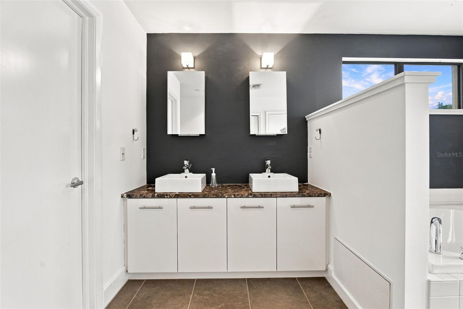 212 S MOODY AVE #2 — photo 24