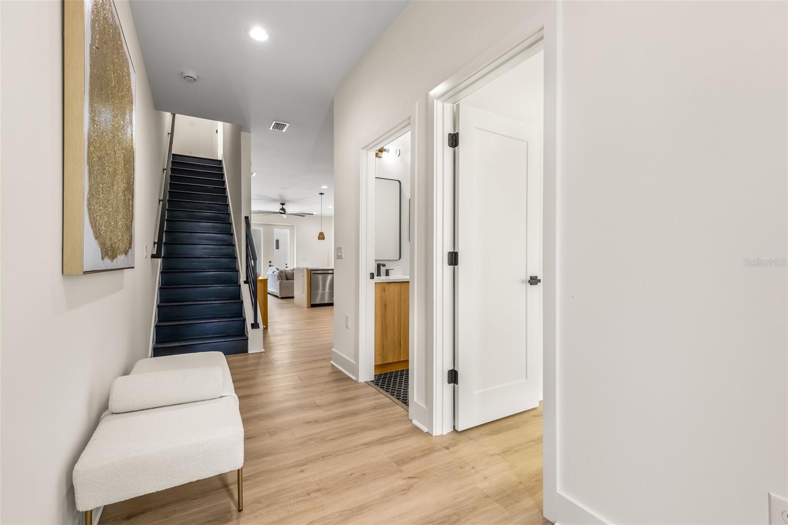 412 W AMELIA AVE #2 — photo 4