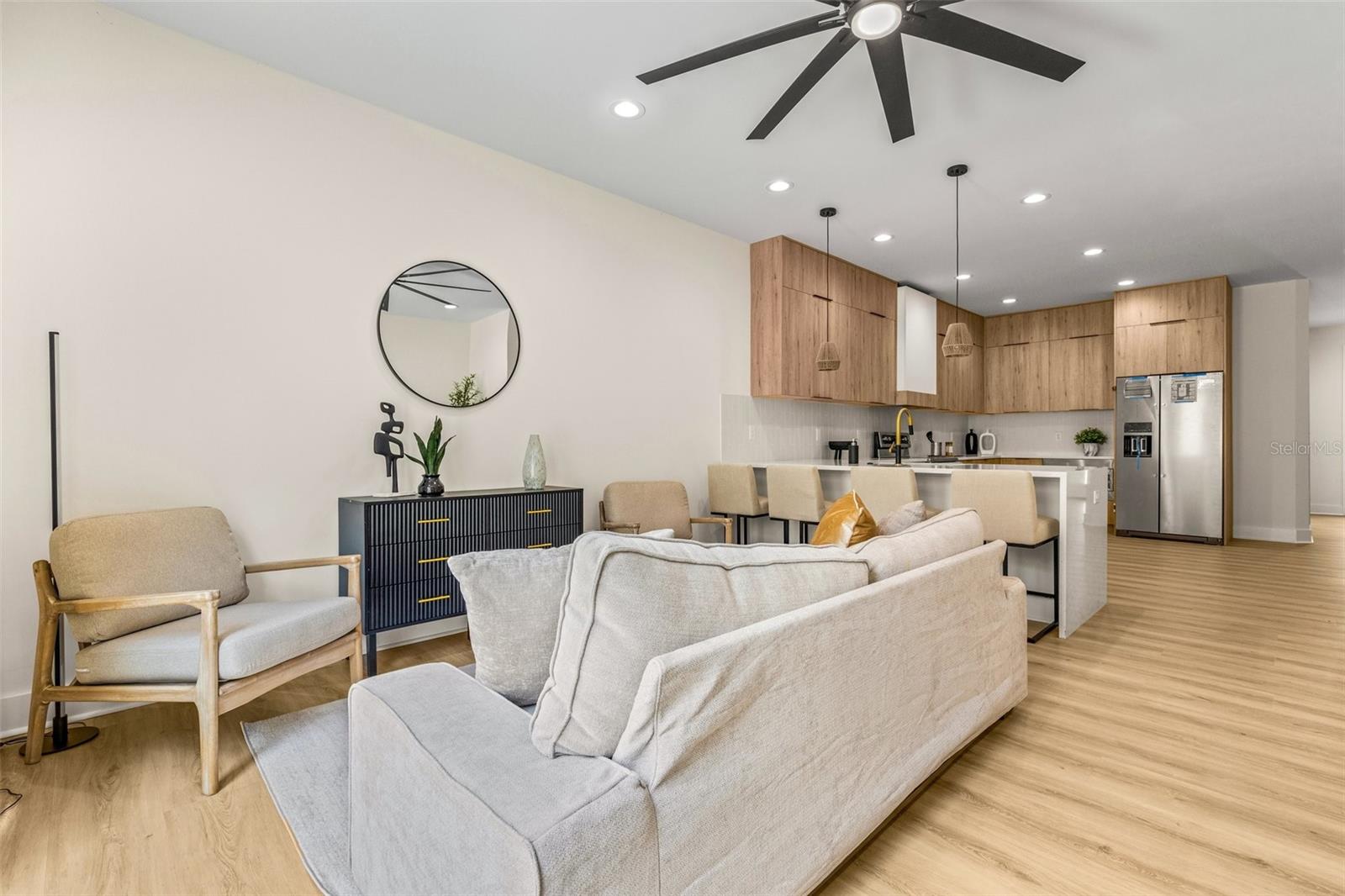 412 W AMELIA AVE #2 — photo 8
