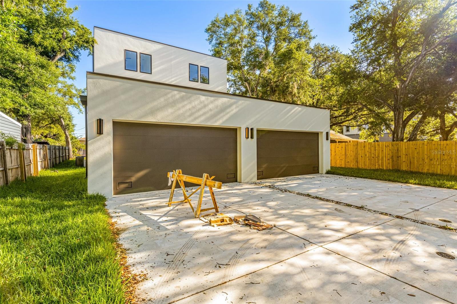 412 W AMELIA AVE #2 — photo 37