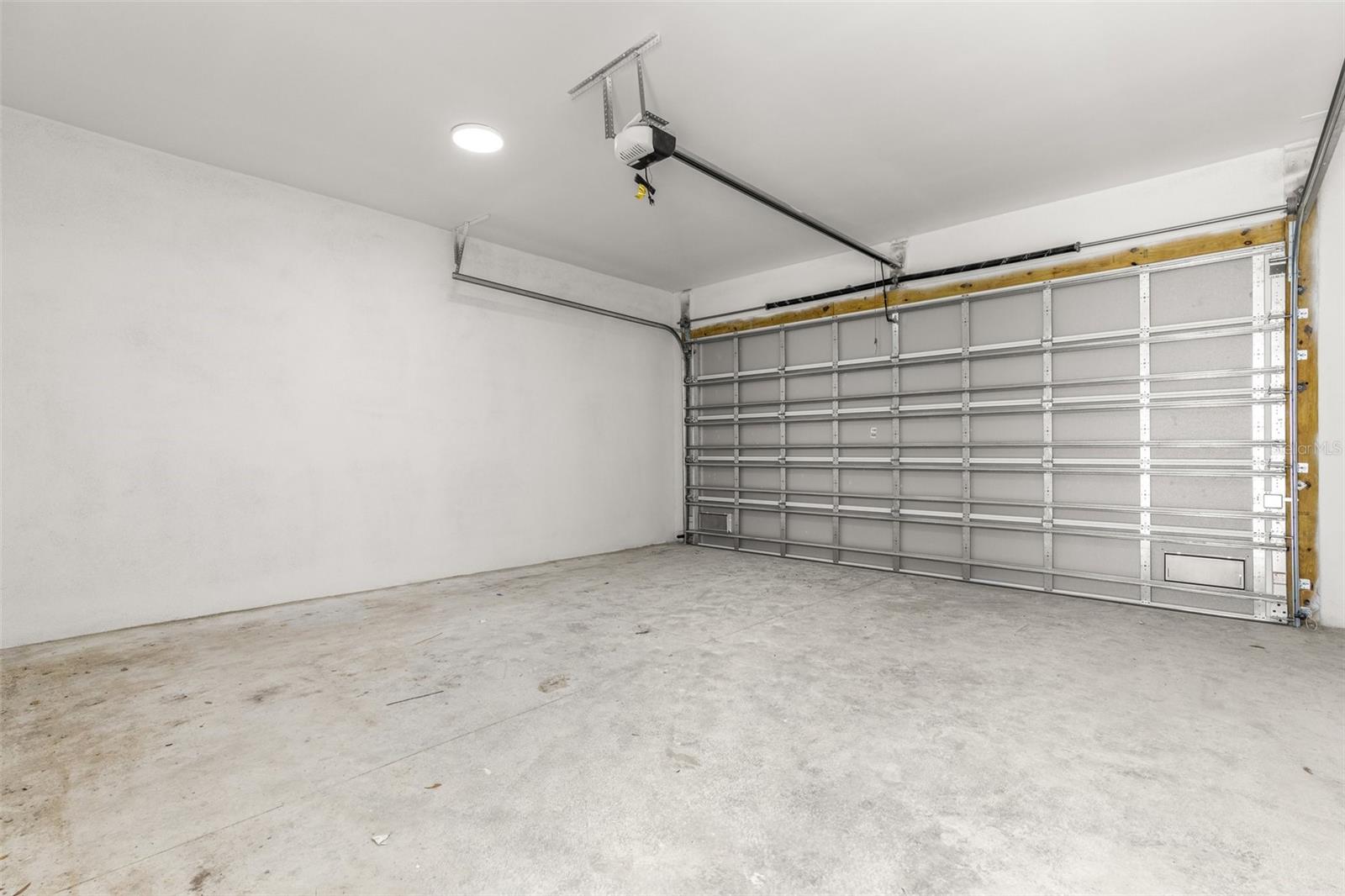 412 W AMELIA AVE #2 — photo 32