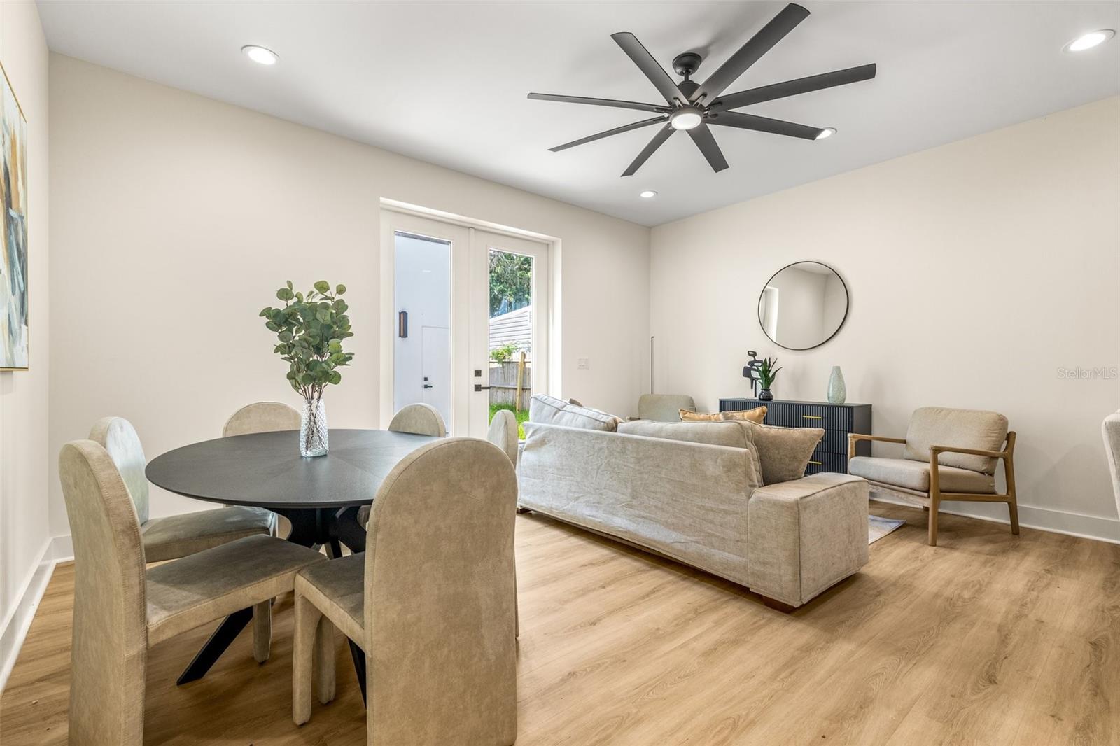412 W AMELIA AVE #2 — photo 7