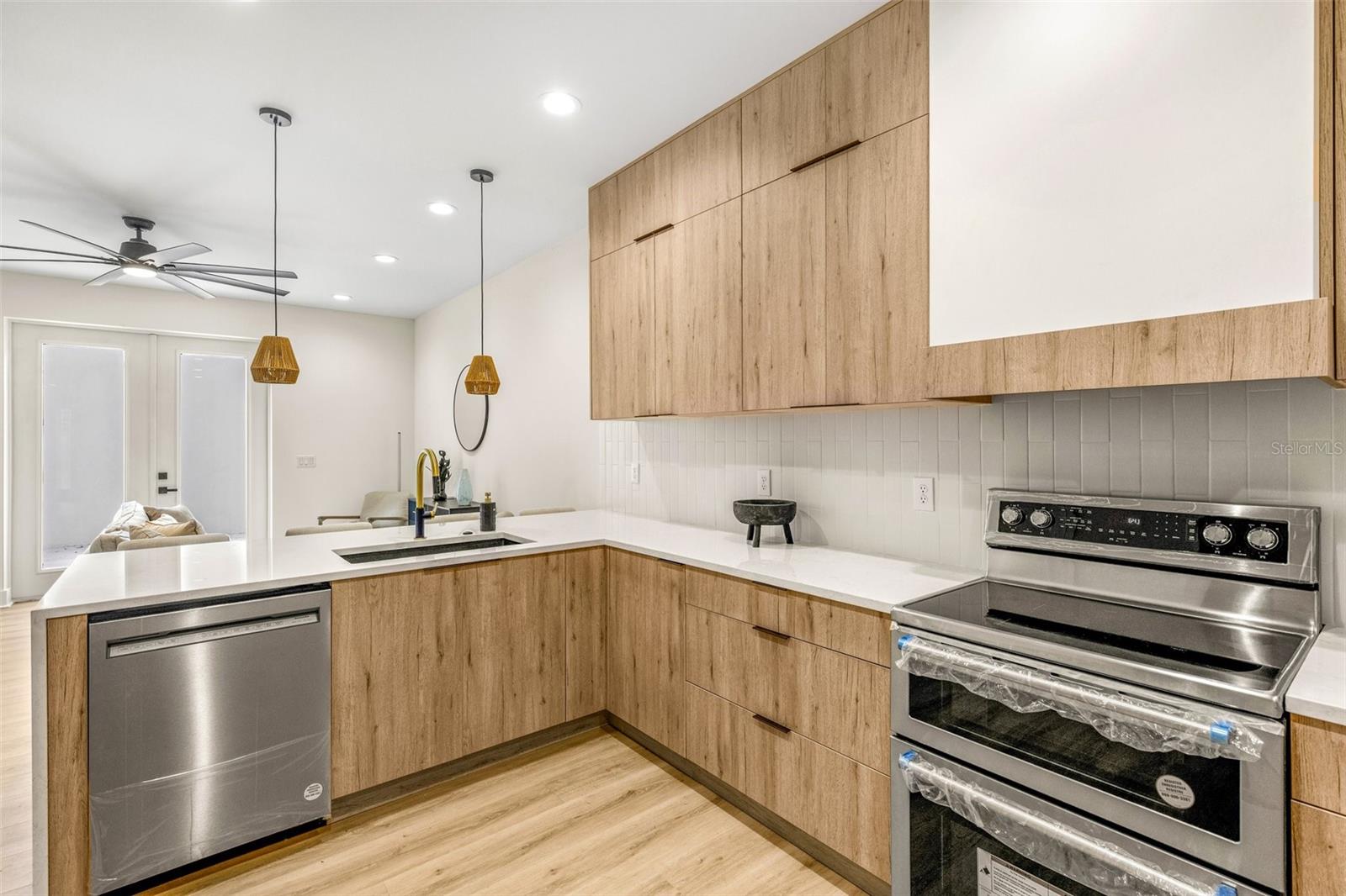 412 W AMELIA AVE #2 — photo 14