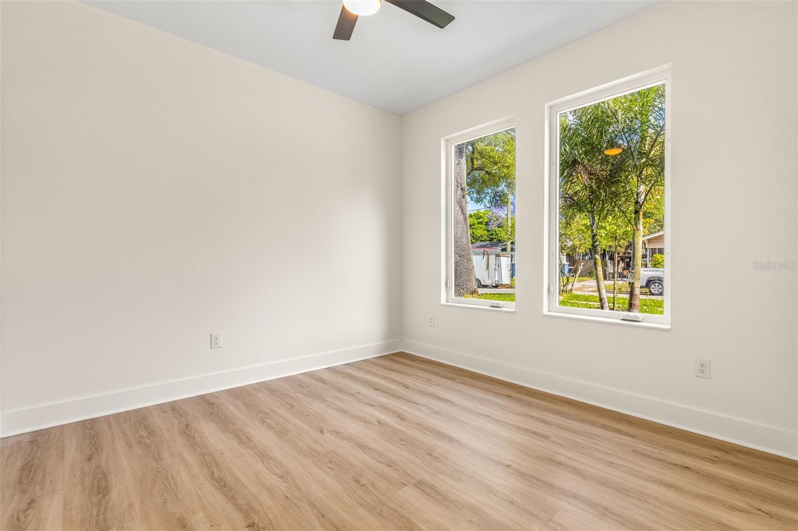412 W AMELIA AVE #2 — photo 3