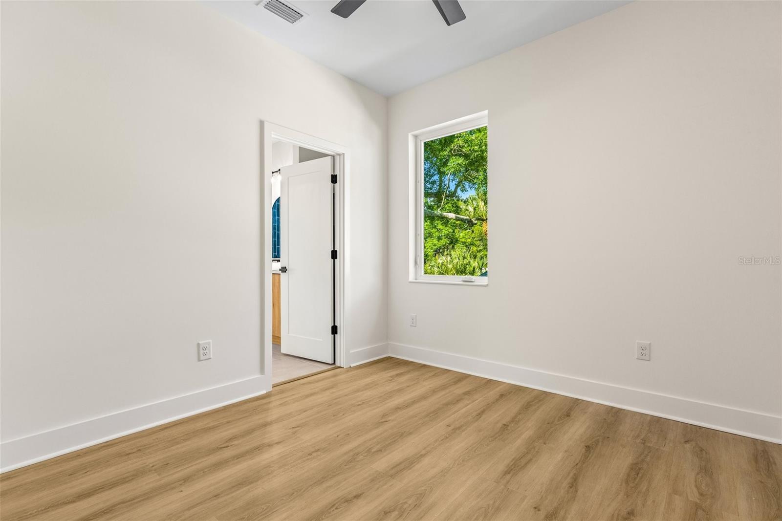 412 W AMELIA AVE #2 — photo 20