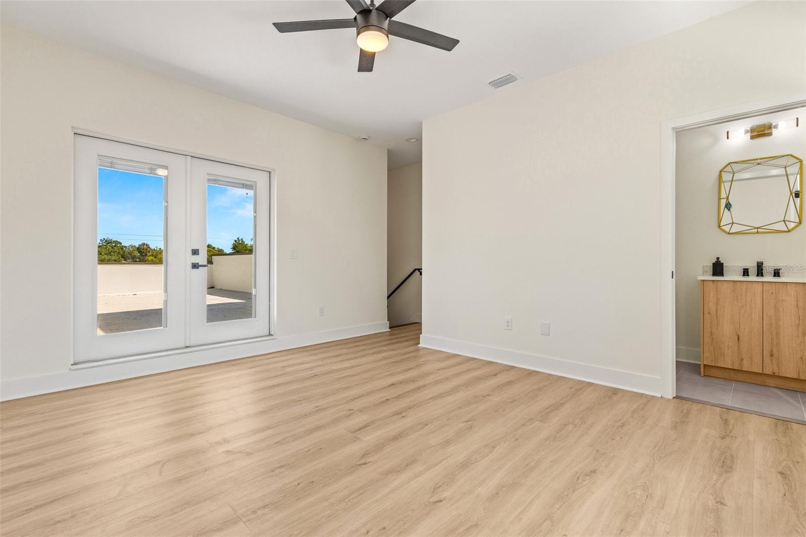412 W AMELIA AVE #2 — photo 28
