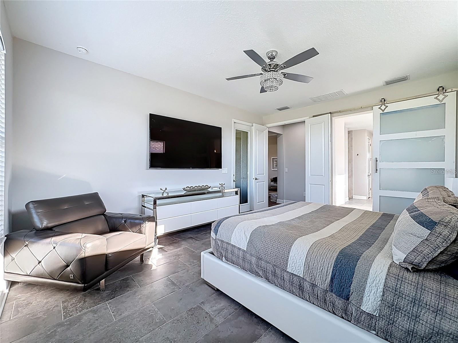 5216 LAKE VENICE DR — photo 27
