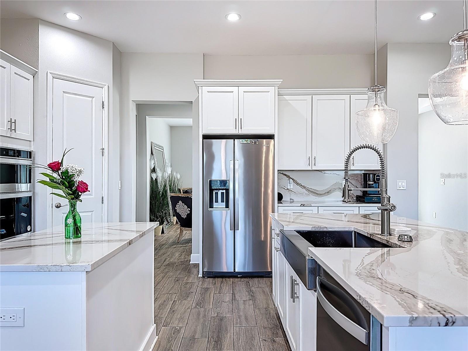 5216 LAKE VENICE DR — photo 3