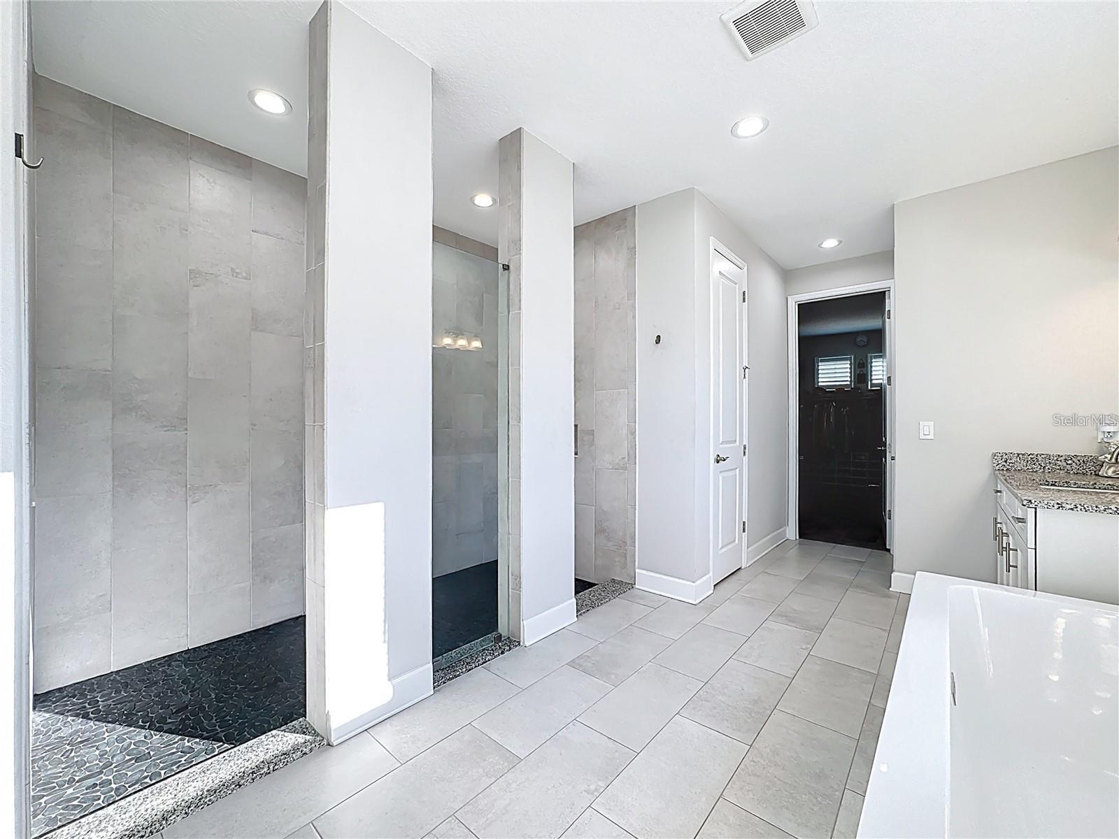 5216 LAKE VENICE DR — photo 26