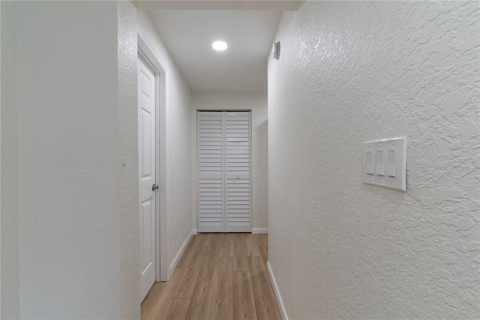 1395 DAVIS RD — photo 25