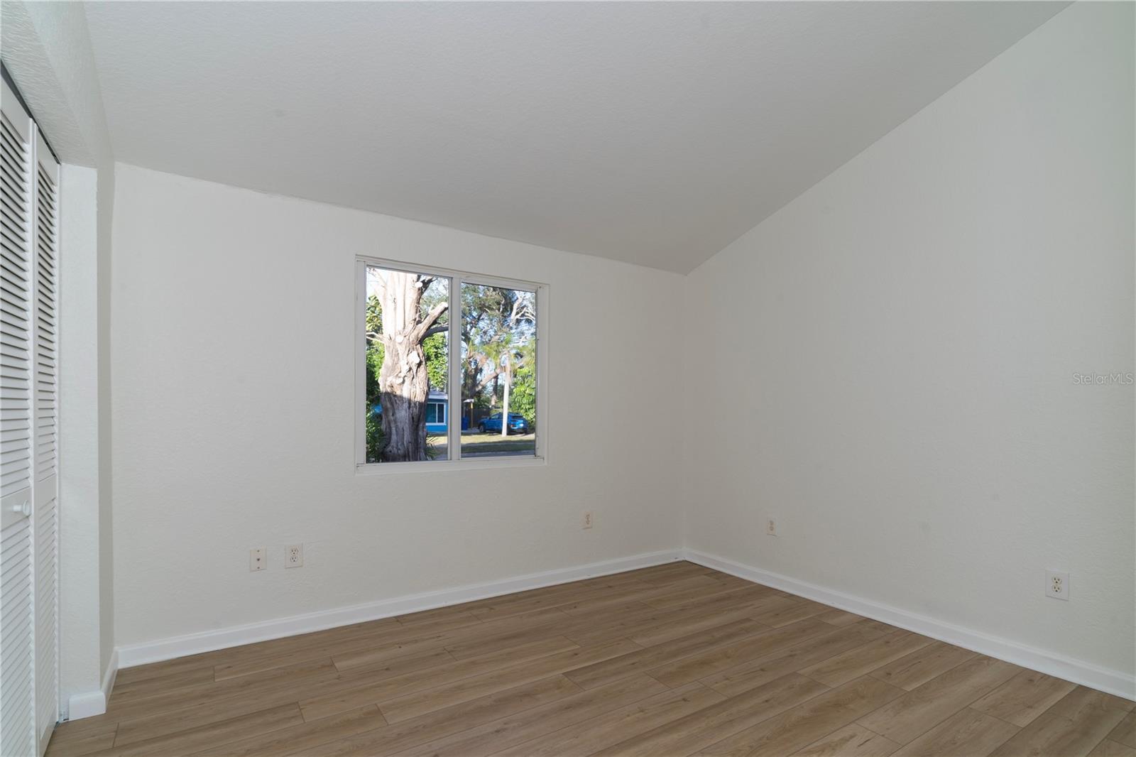 1395 DAVIS RD — photo 26