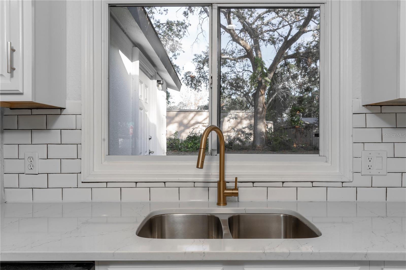 1395 DAVIS RD — photo 16
