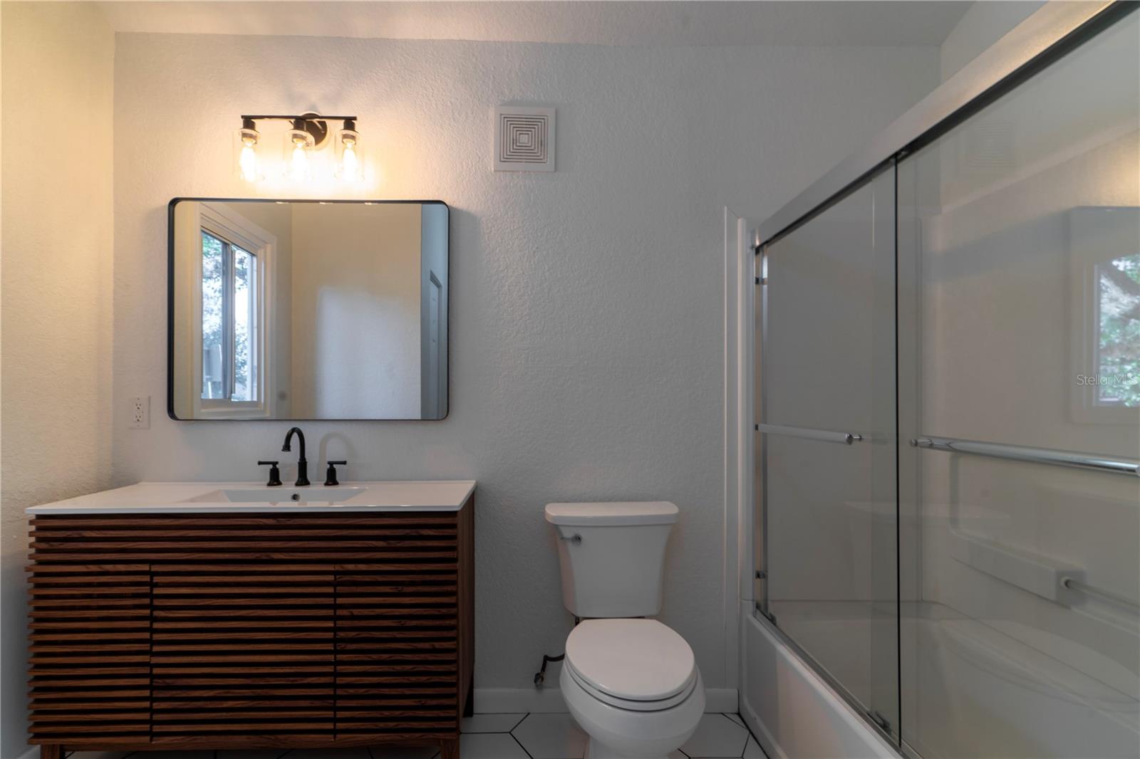 1395 DAVIS RD — photo 22