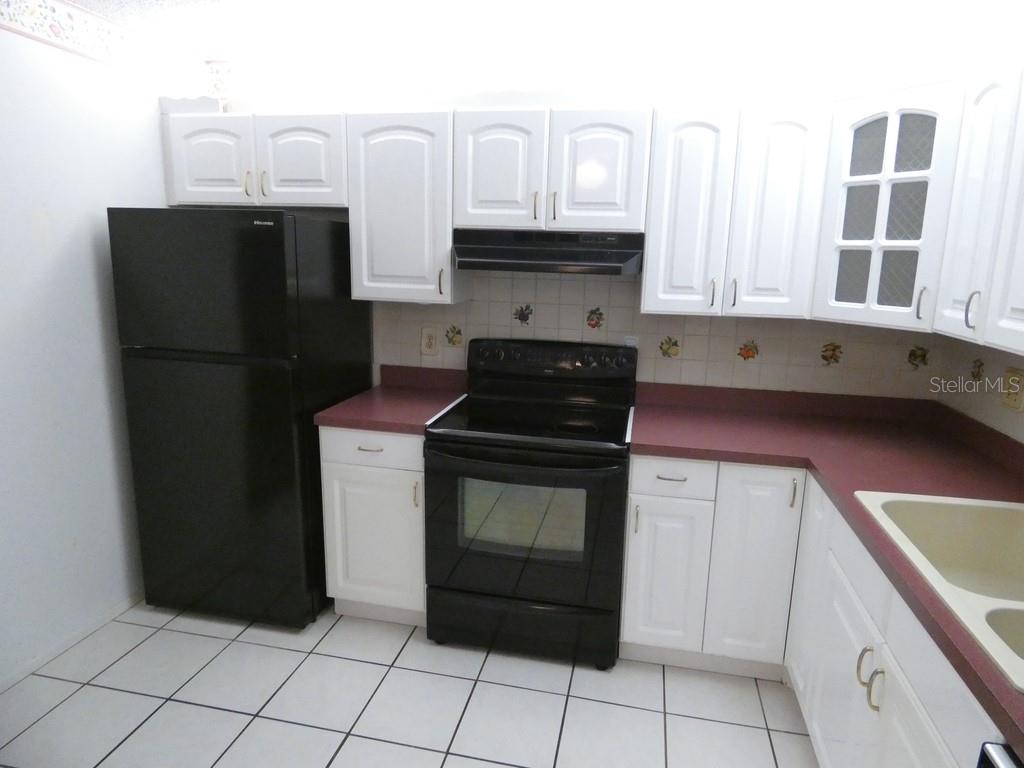 104 BOUGH AVE #104 — photo 4