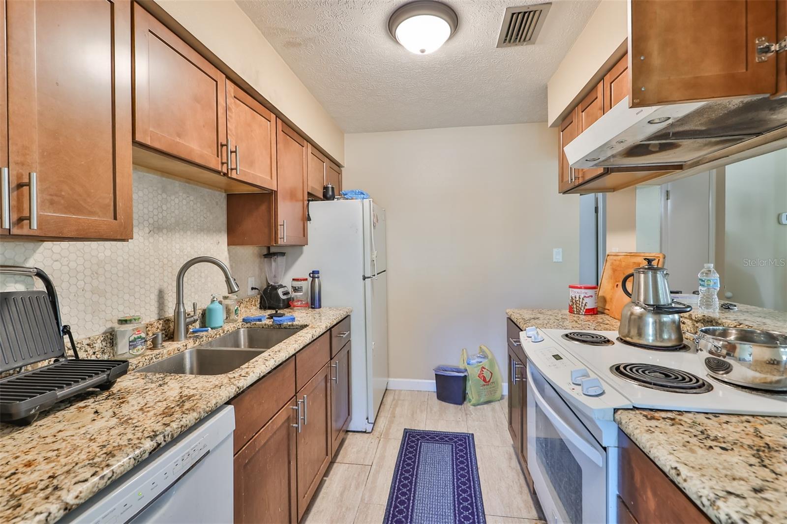 103 N KINGSWAY RD — photo 3