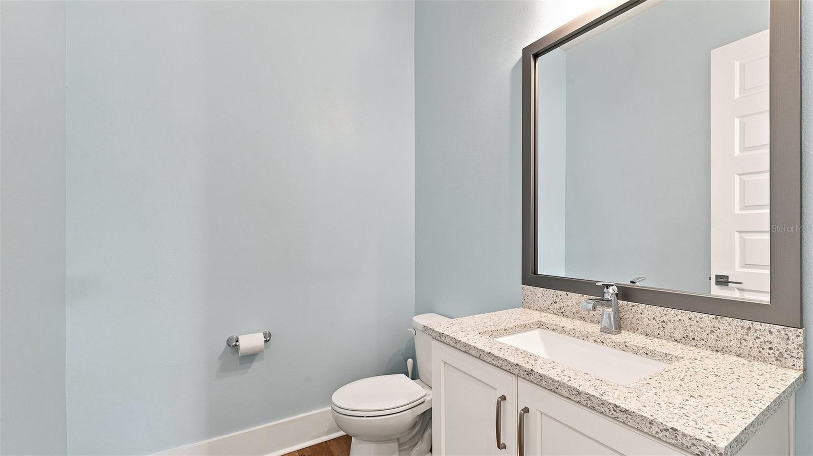 516 LAUREL PARK DR — photo 26