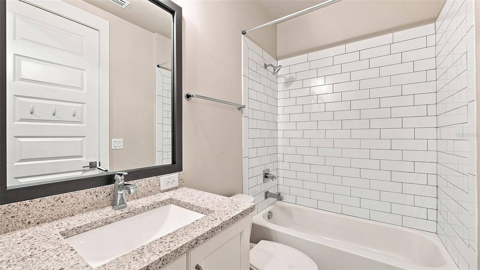 516 LAUREL PARK DR — photo 43