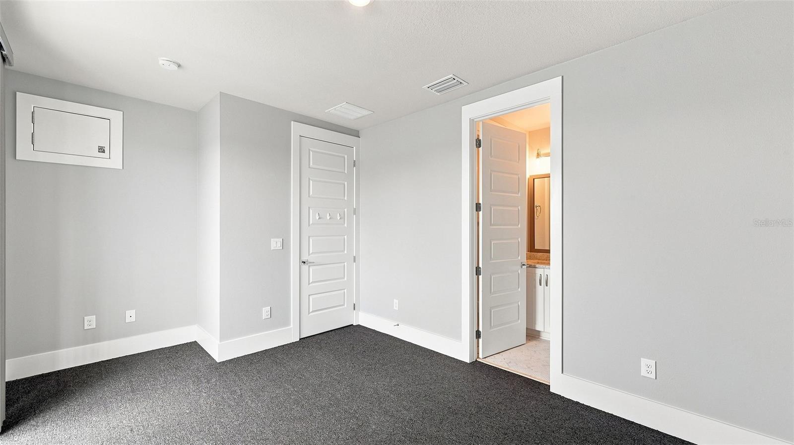 516 LAUREL PARK DR — photo 42