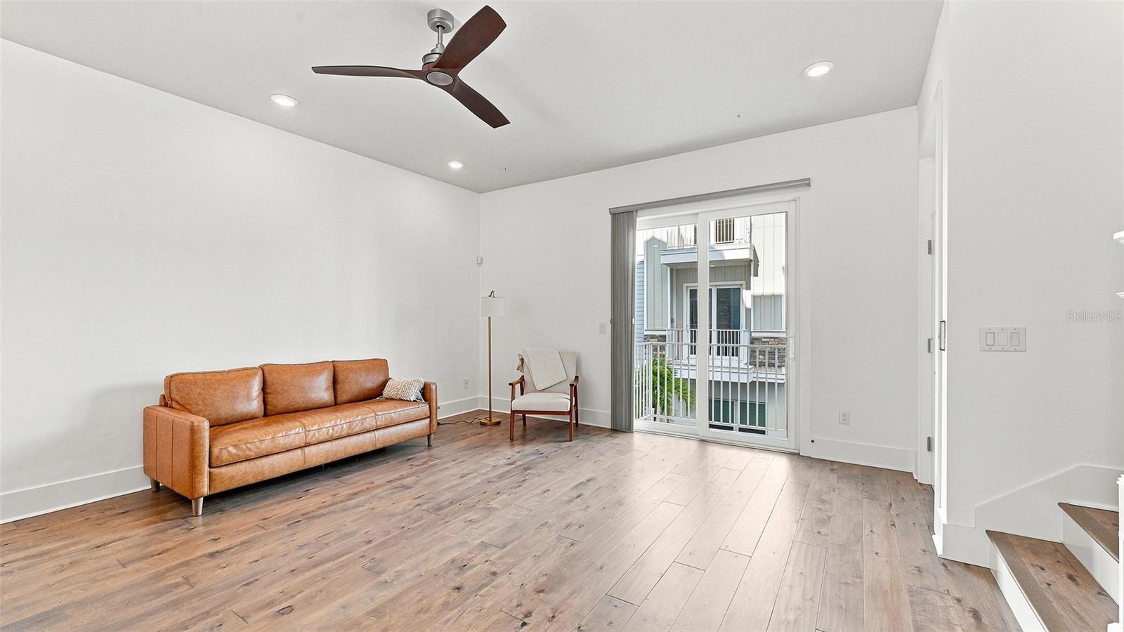 516 LAUREL PARK DR — photo 23