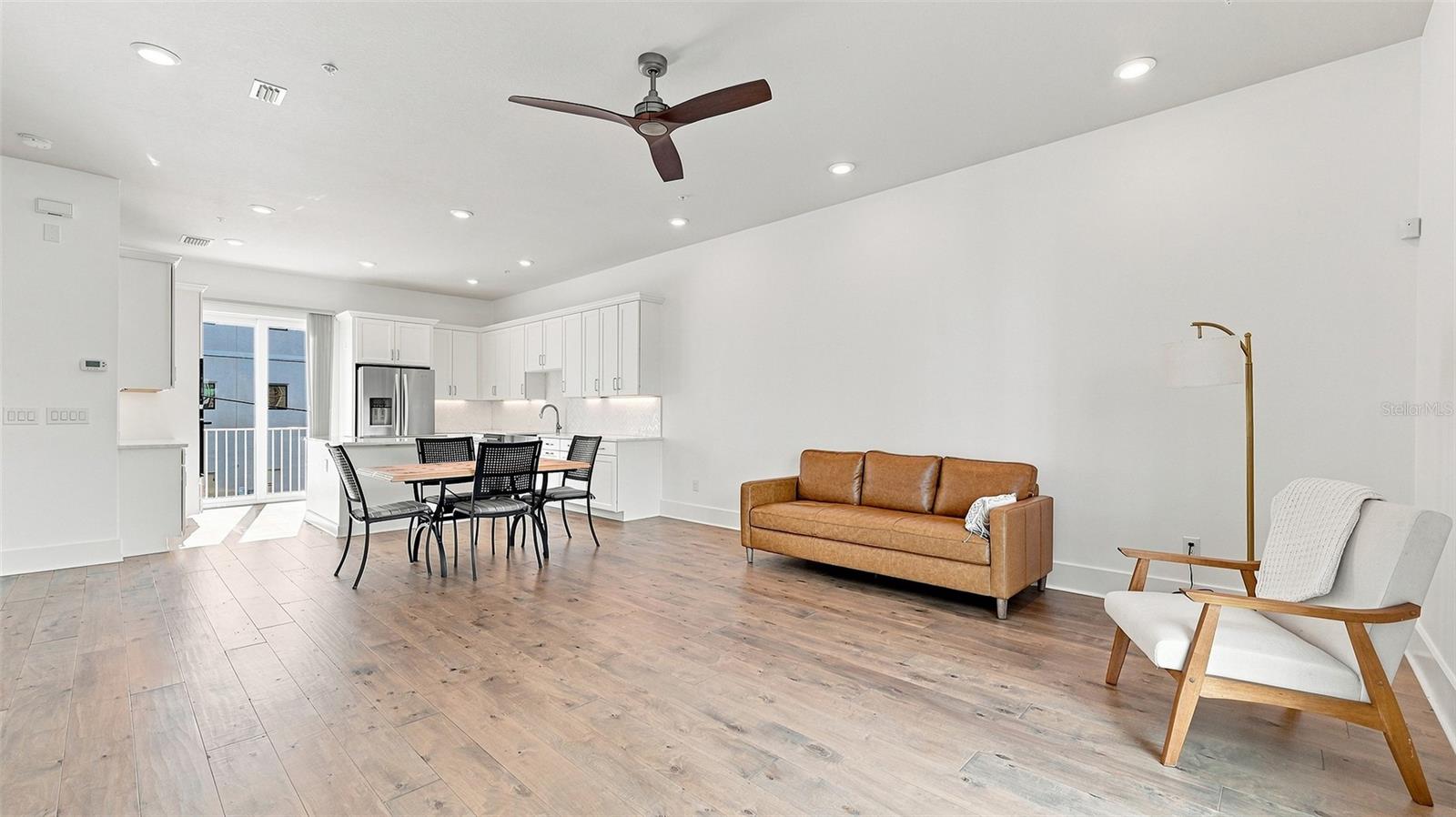 516 LAUREL PARK DR — photo 18