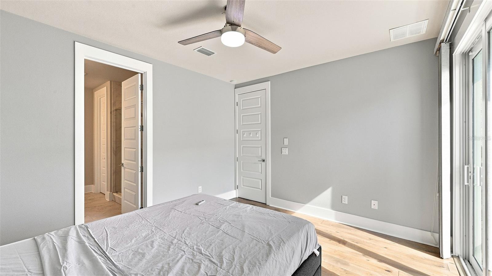 516 LAUREL PARK DR — photo 29