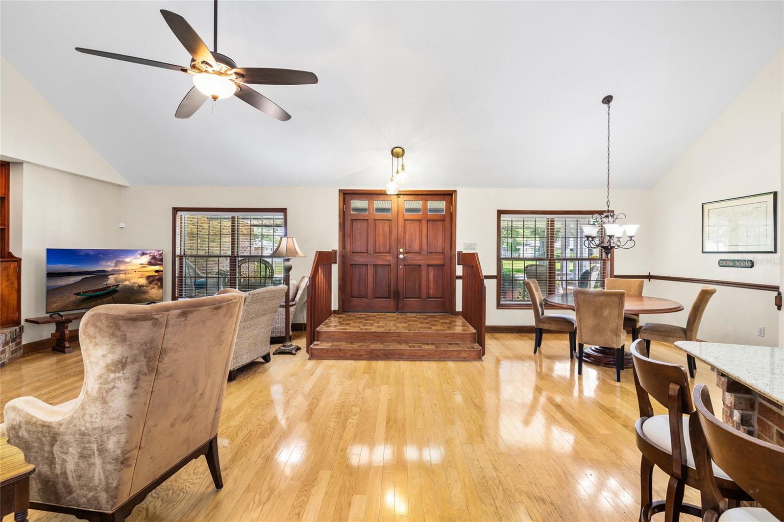2707 WESTCHESTER DR N — photo 10