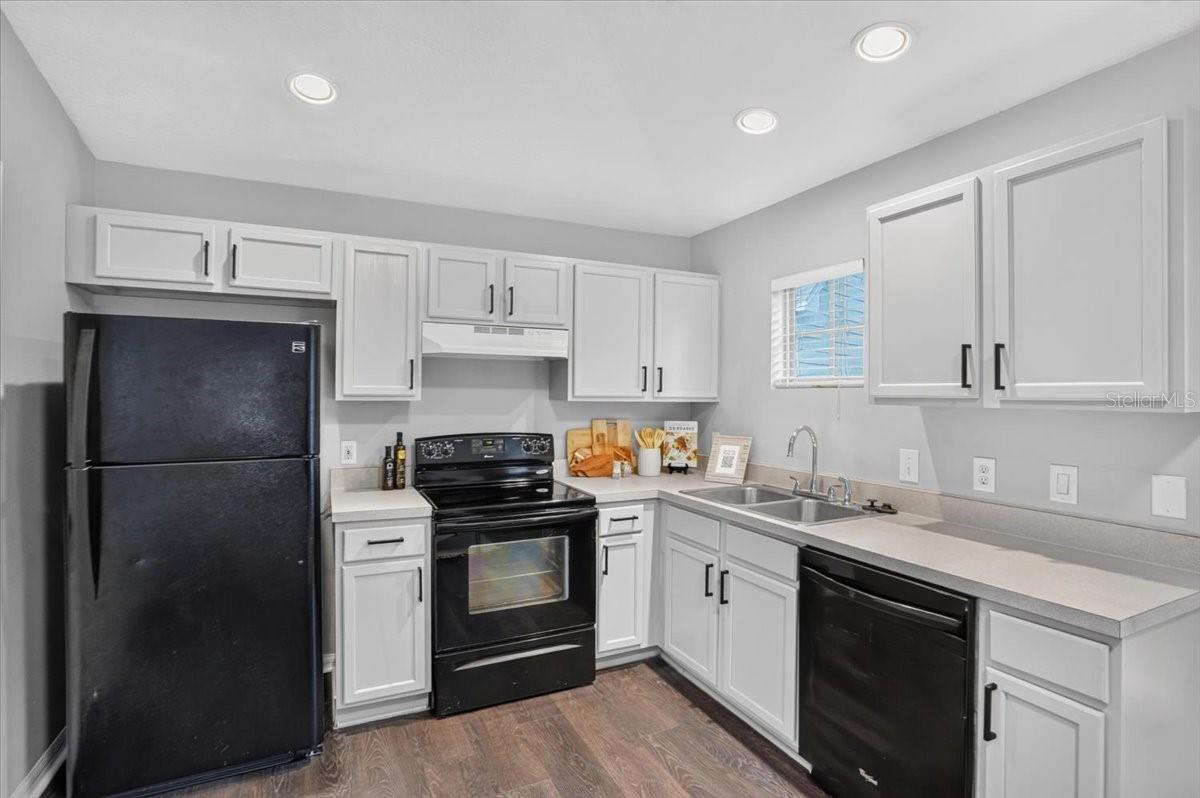 9830 W PARK VILLAGE DR — photo 42