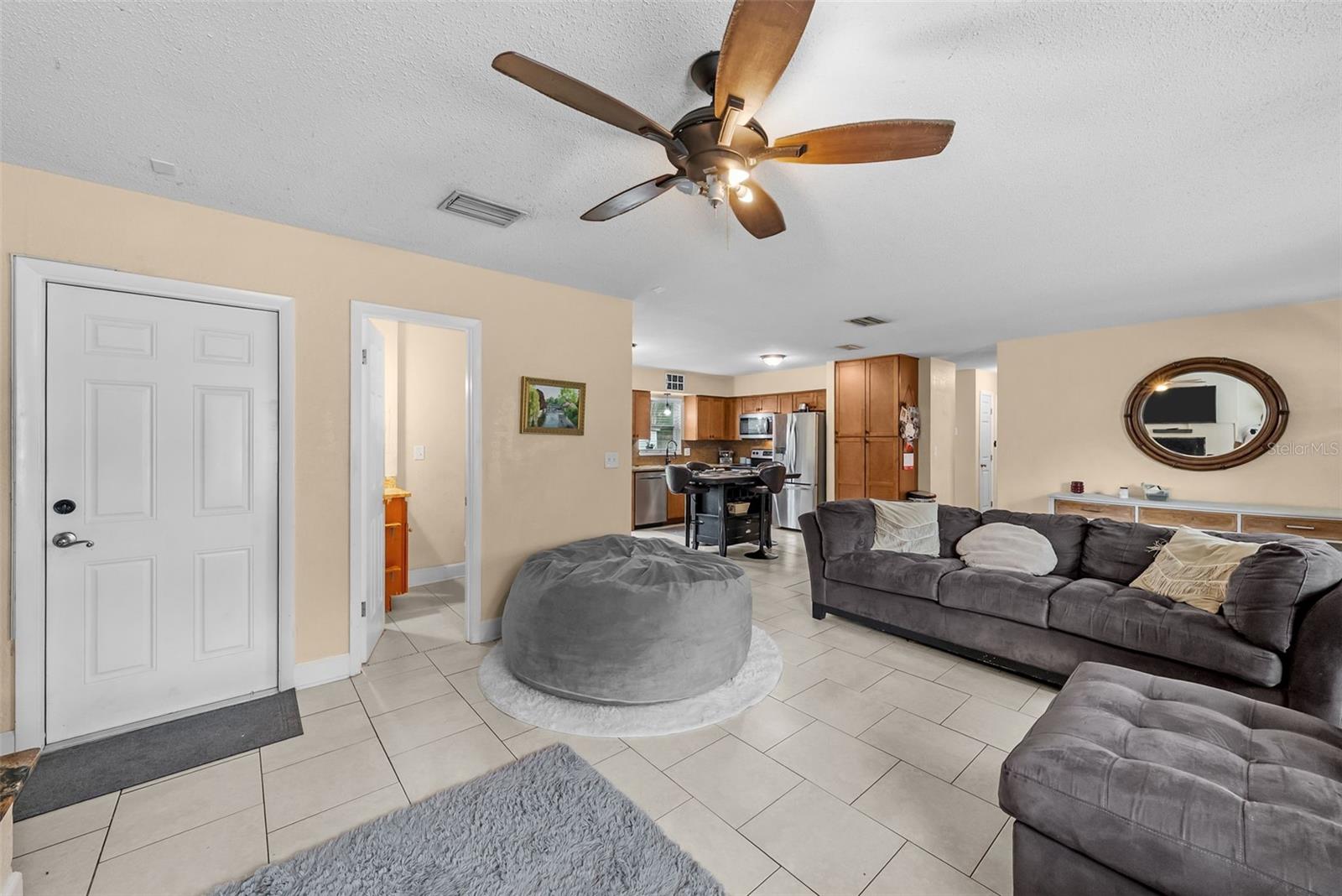 11199 TEMPLE AVE — photo 10