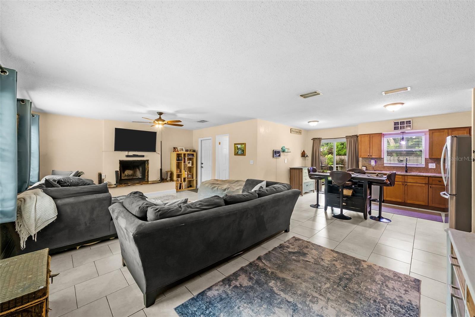 11199 TEMPLE AVE — photo 3