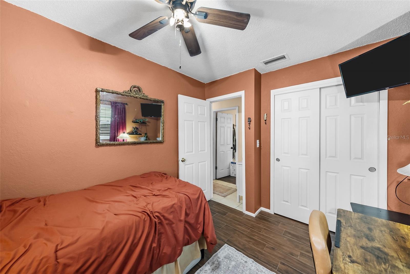 11199 TEMPLE AVE — photo 26