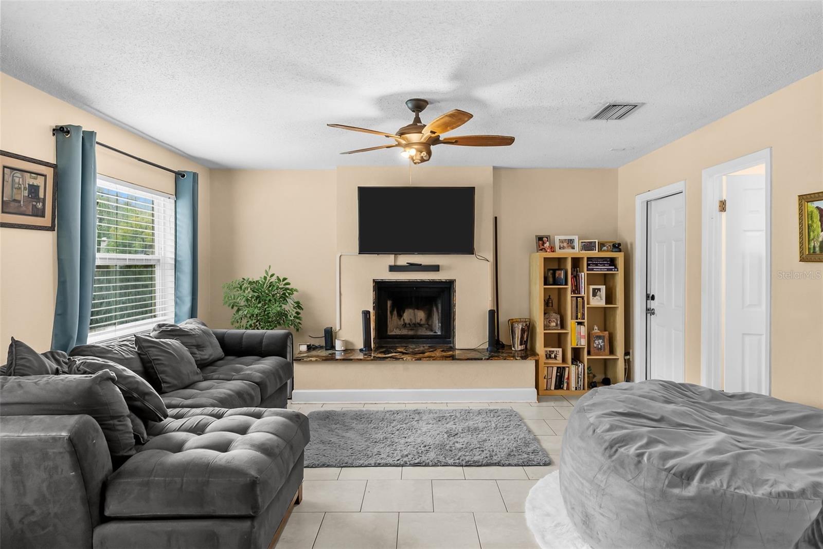 11199 TEMPLE AVE — photo 5