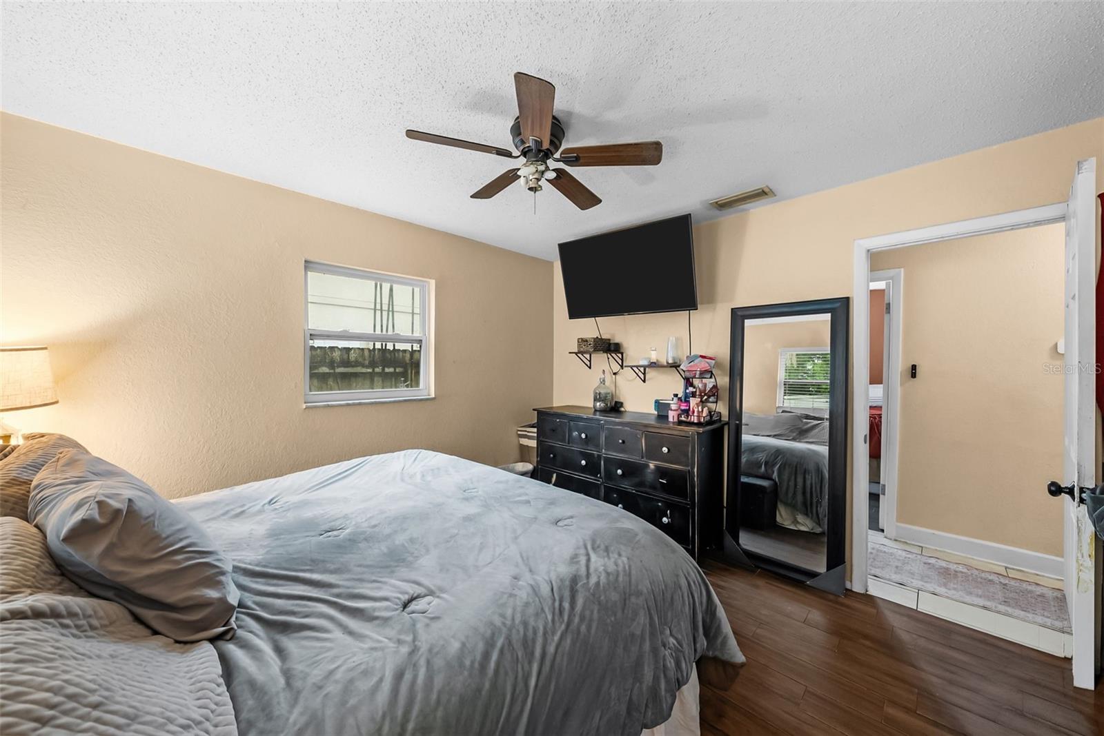 11199 TEMPLE AVE — photo 21