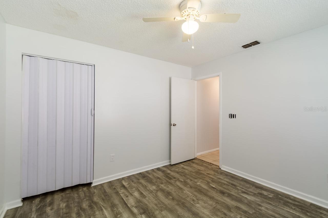 1074 BRIDLEWOOD WAY — photo 13