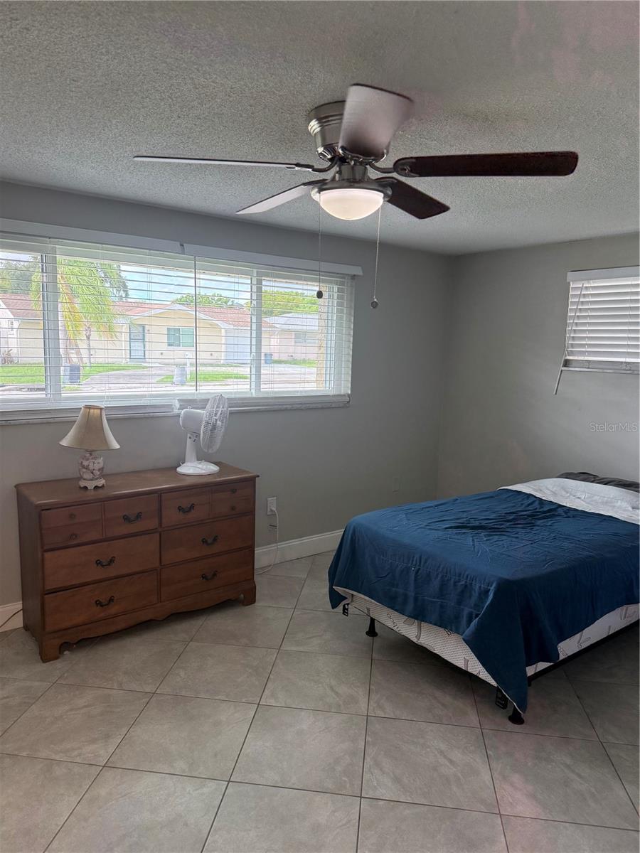 7405 OAKSHIRE DR — photo 6