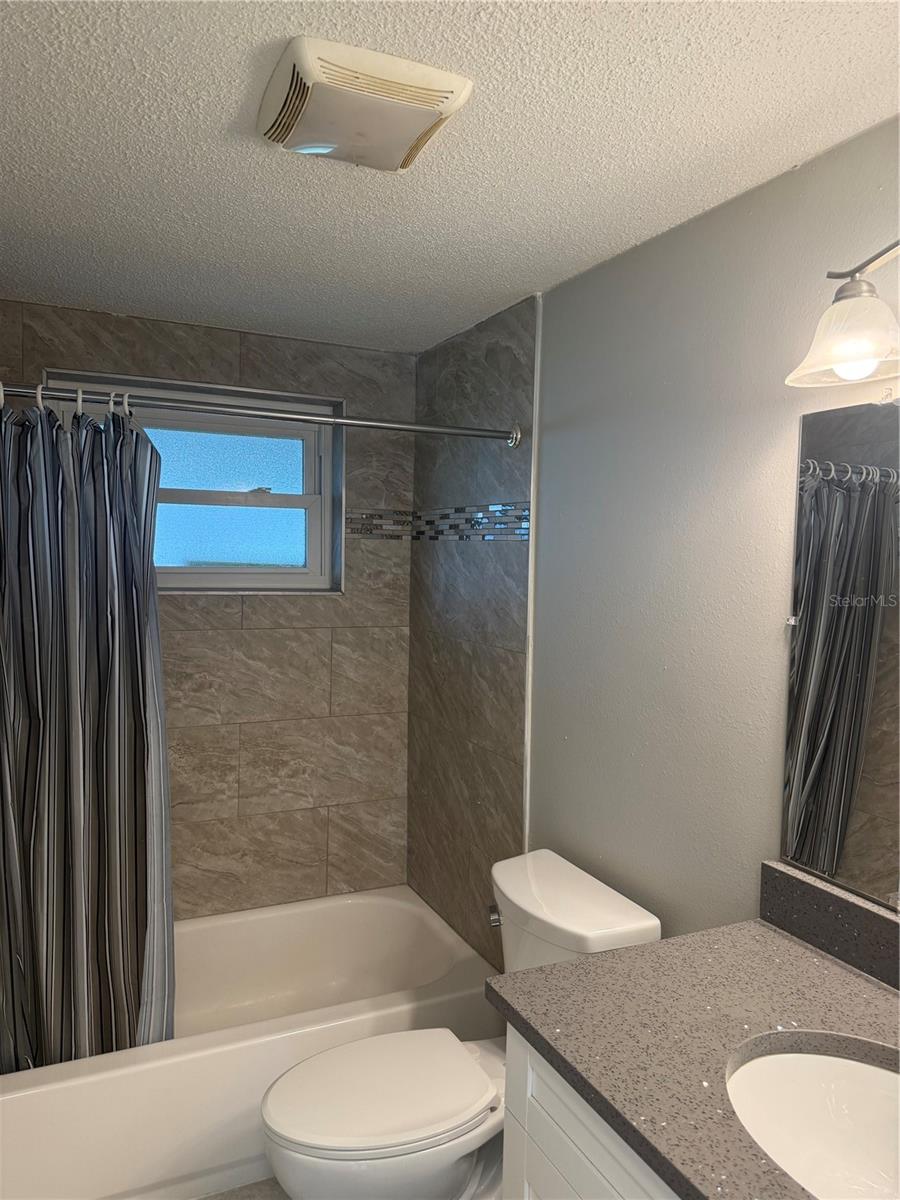 7405 OAKSHIRE DR — photo 5