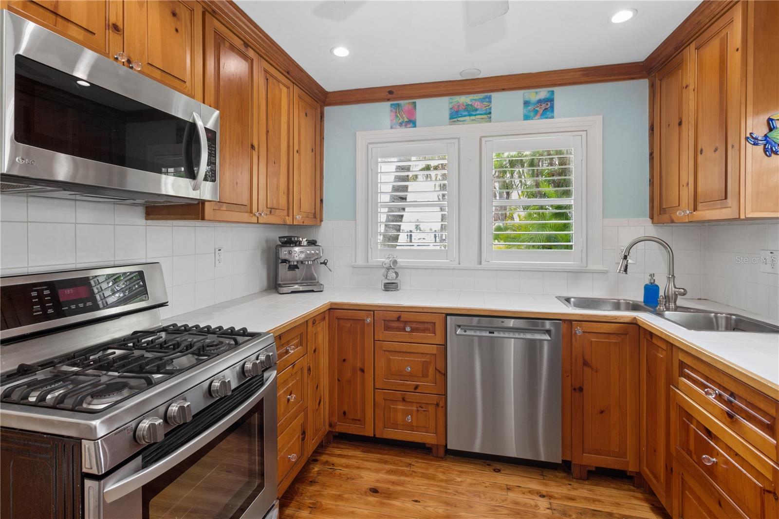 110 DEVON DR — photo 35
