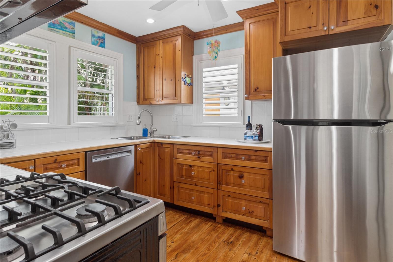 110 DEVON DR — photo 34