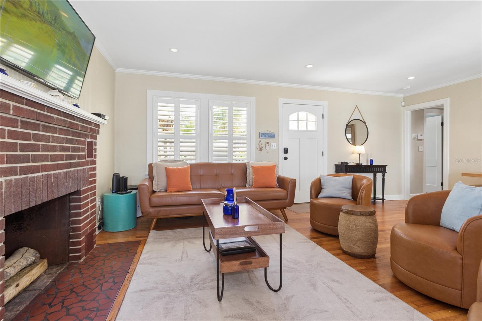 110 DEVON DR — photo 40