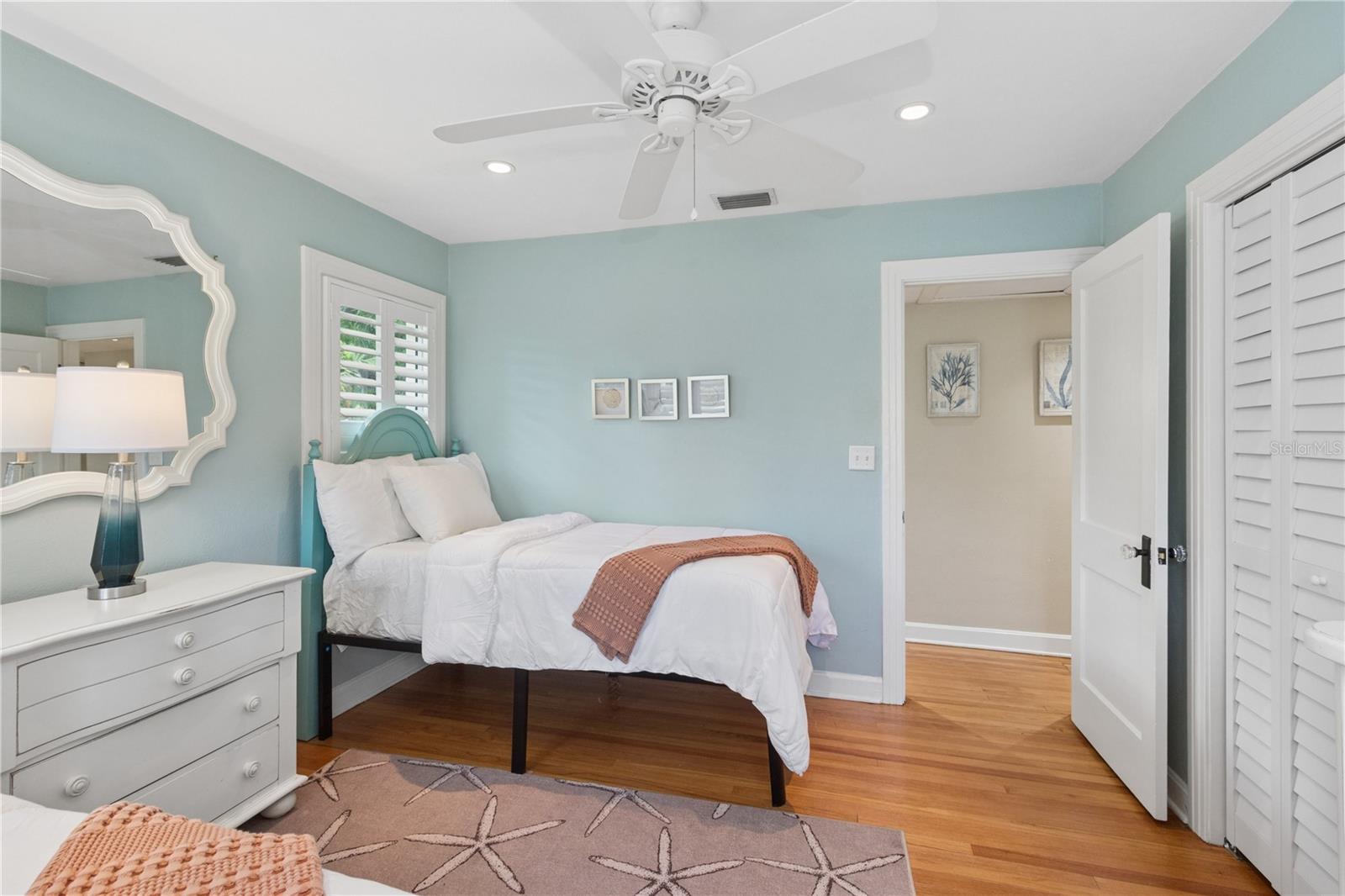 110 DEVON DR — photo 19