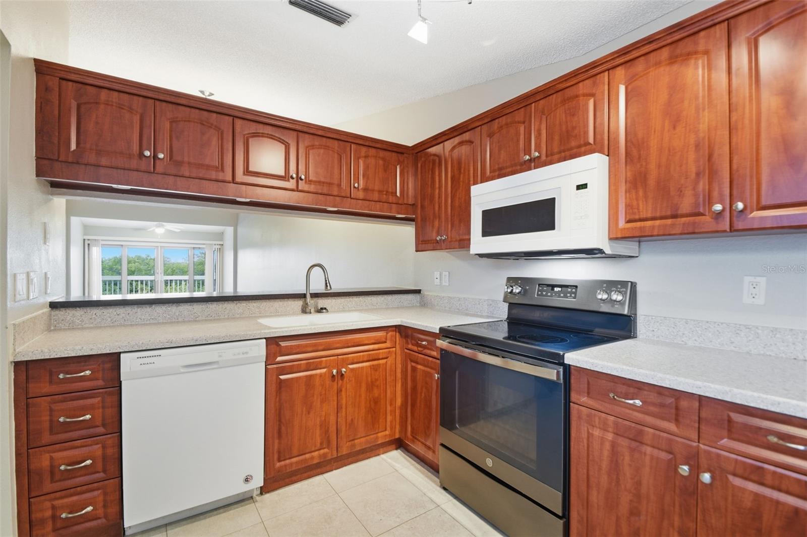 825 WATERSIDE LN — photo 17