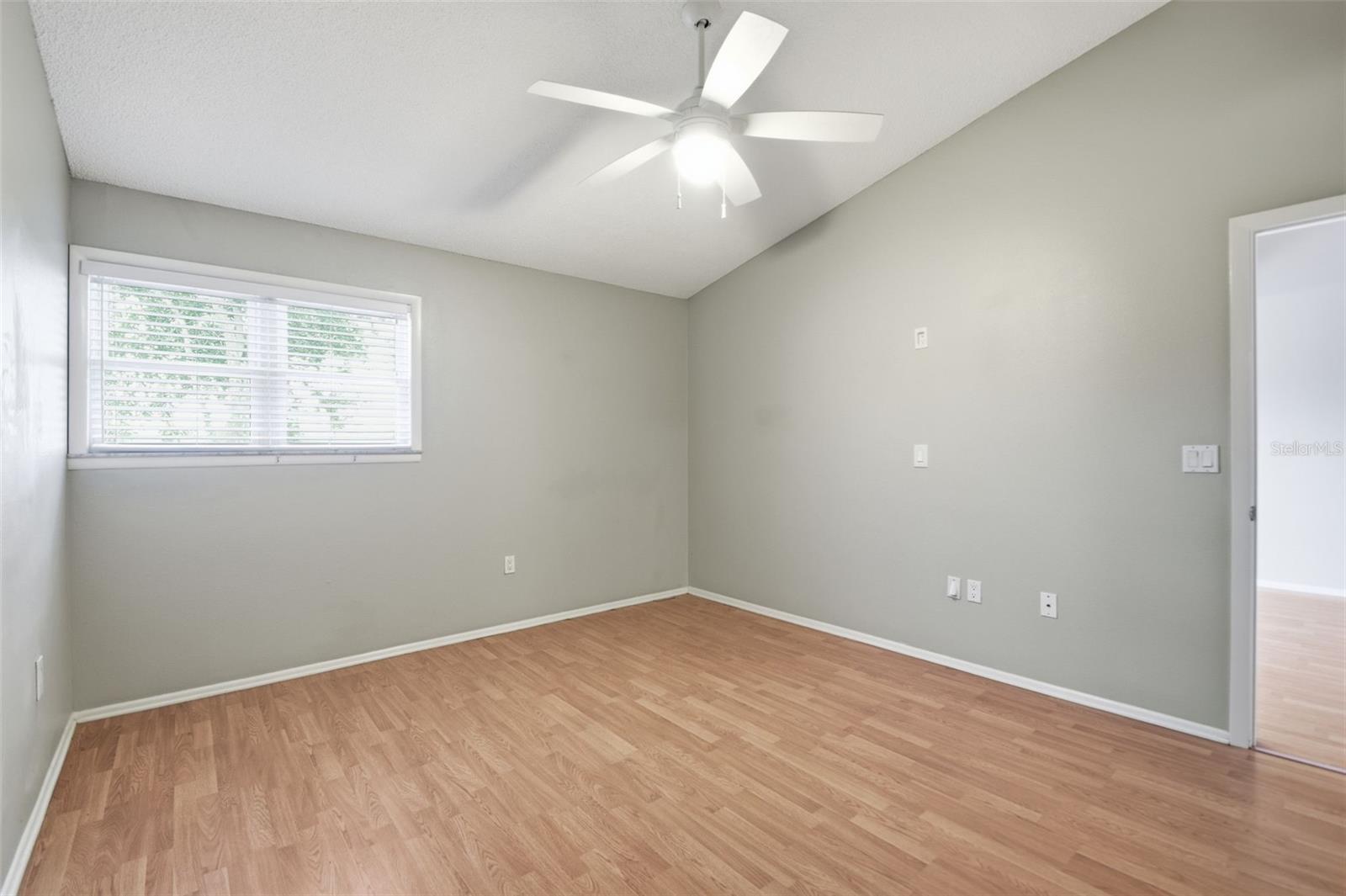 825 WATERSIDE LN — photo 24