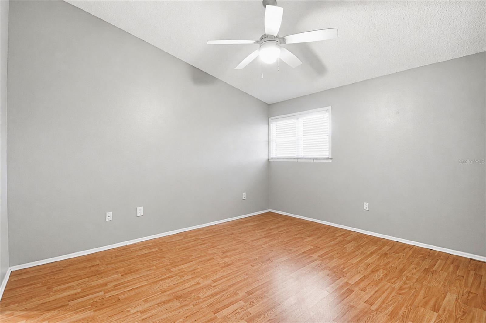 825 WATERSIDE LN — photo 23