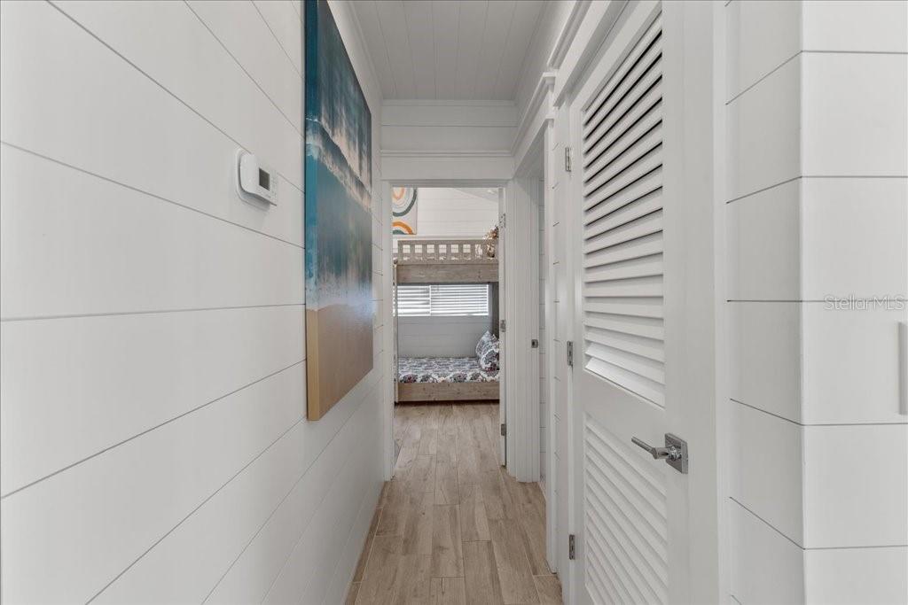 239 S HARBOR DR — photo 27