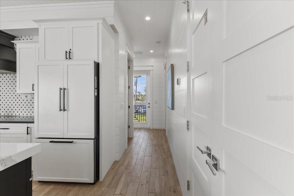 239 S HARBOR DR — photo 14