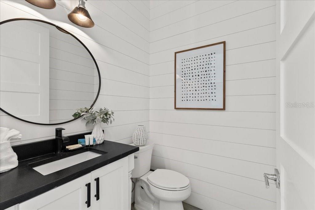 239 S HARBOR DR — photo 33